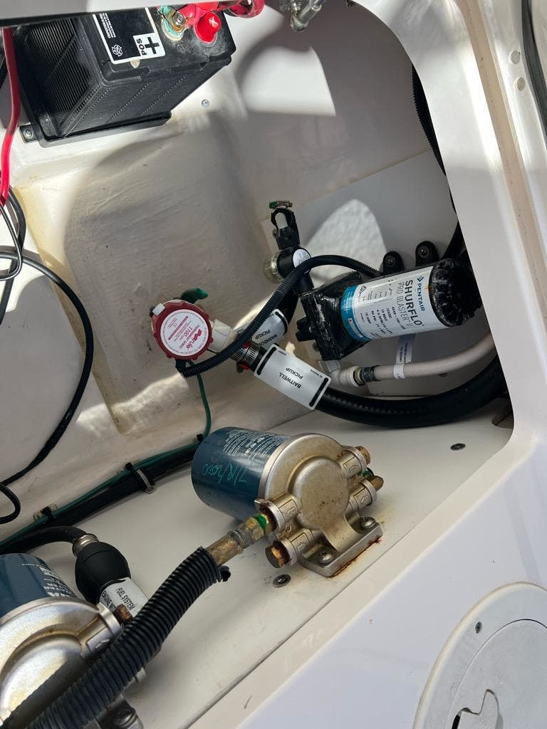 2018 Pursuit DC 265 - Image 22