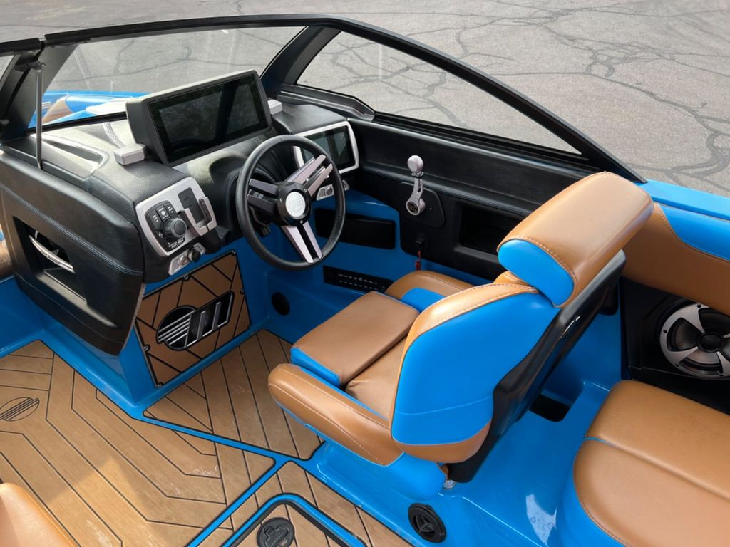 2019 Malibu Boats 23 LSV - Image 8