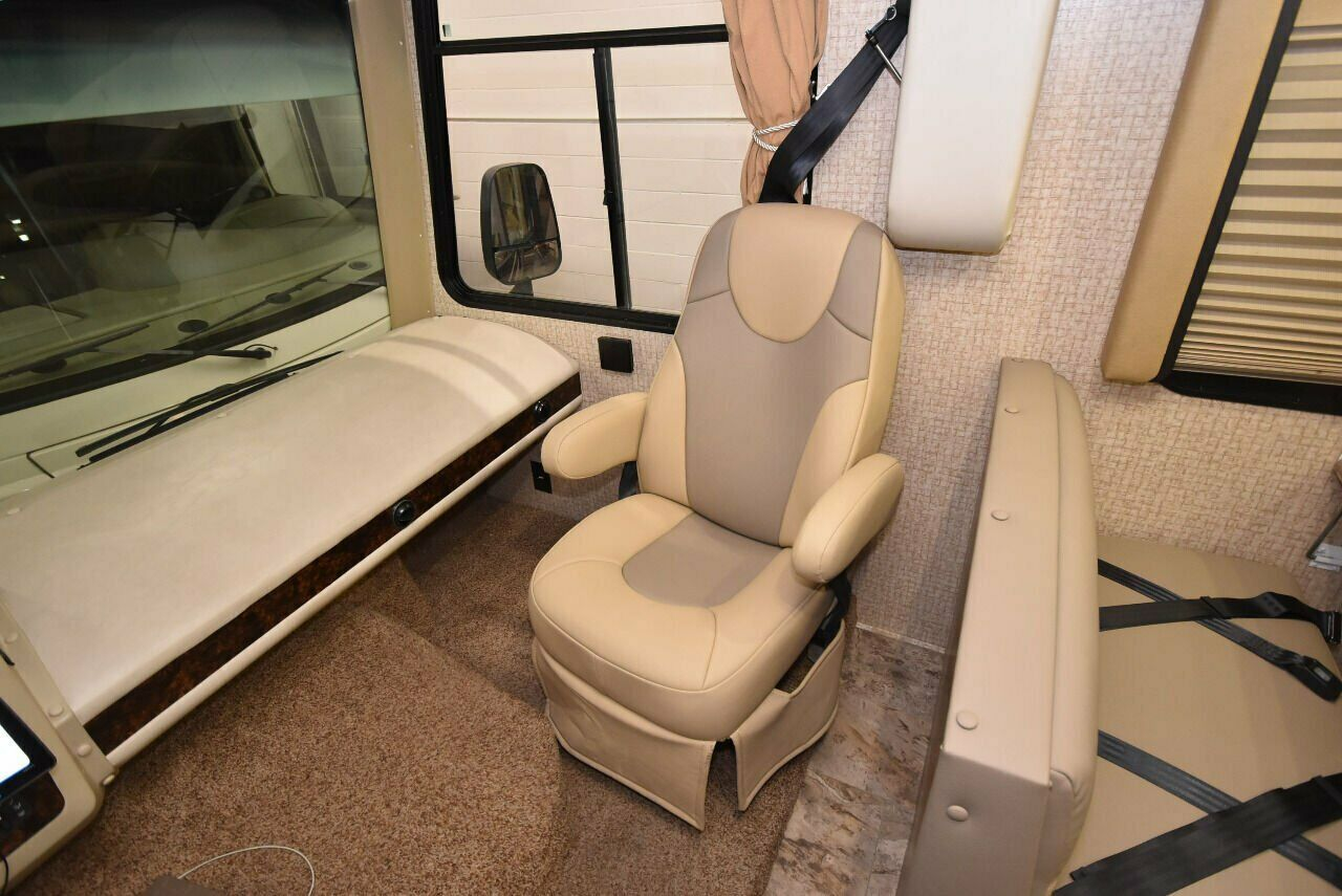 2015 Coachmen Pursuit 33BH - Image 31