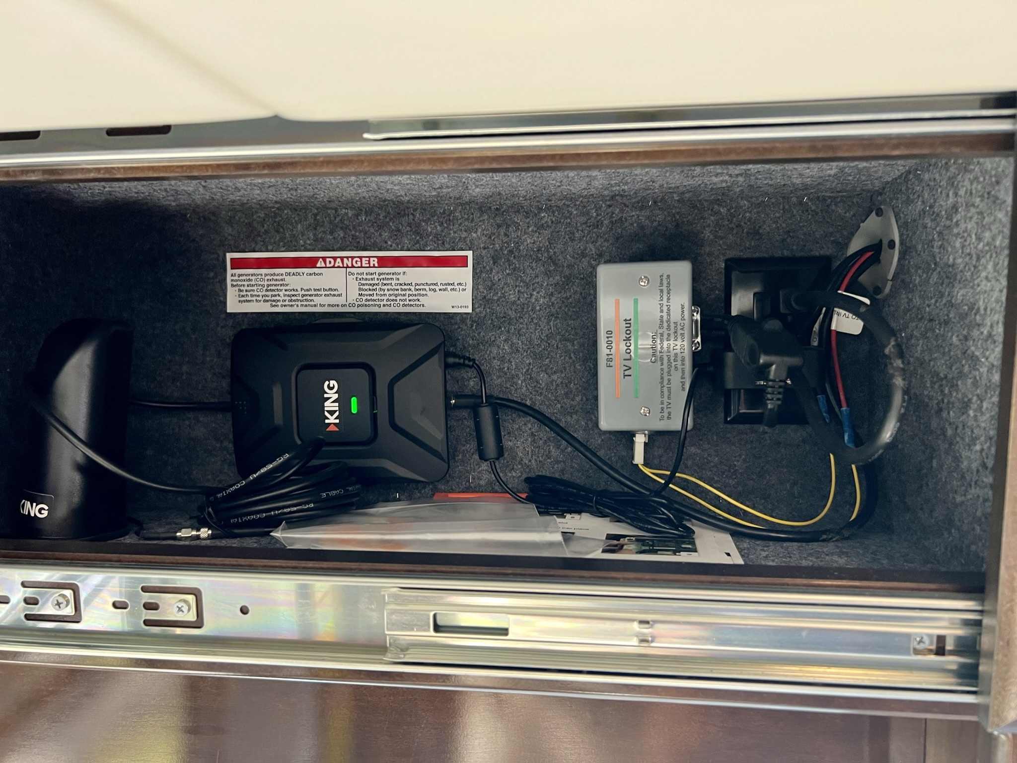 2020 Fleetwood Discovery LXE 40G - Image 35