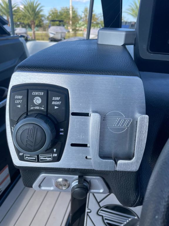 2018 Malibu Boats 24 MXZ - Image 30