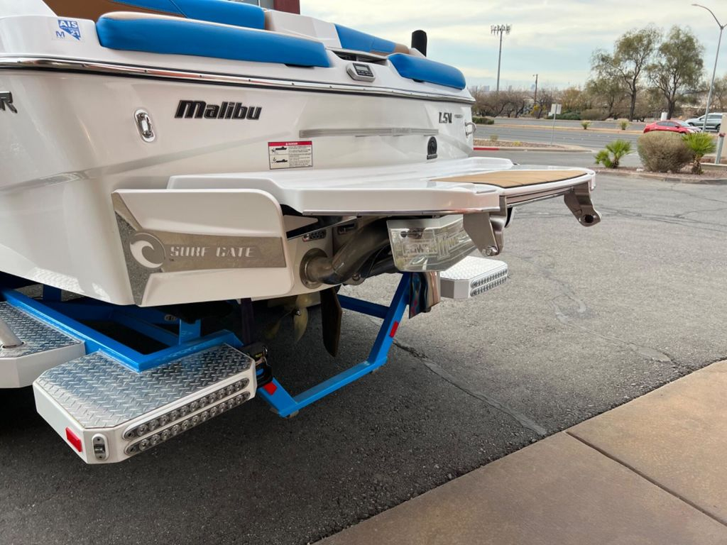 2019 Malibu Boats 23 LSV - Image 10