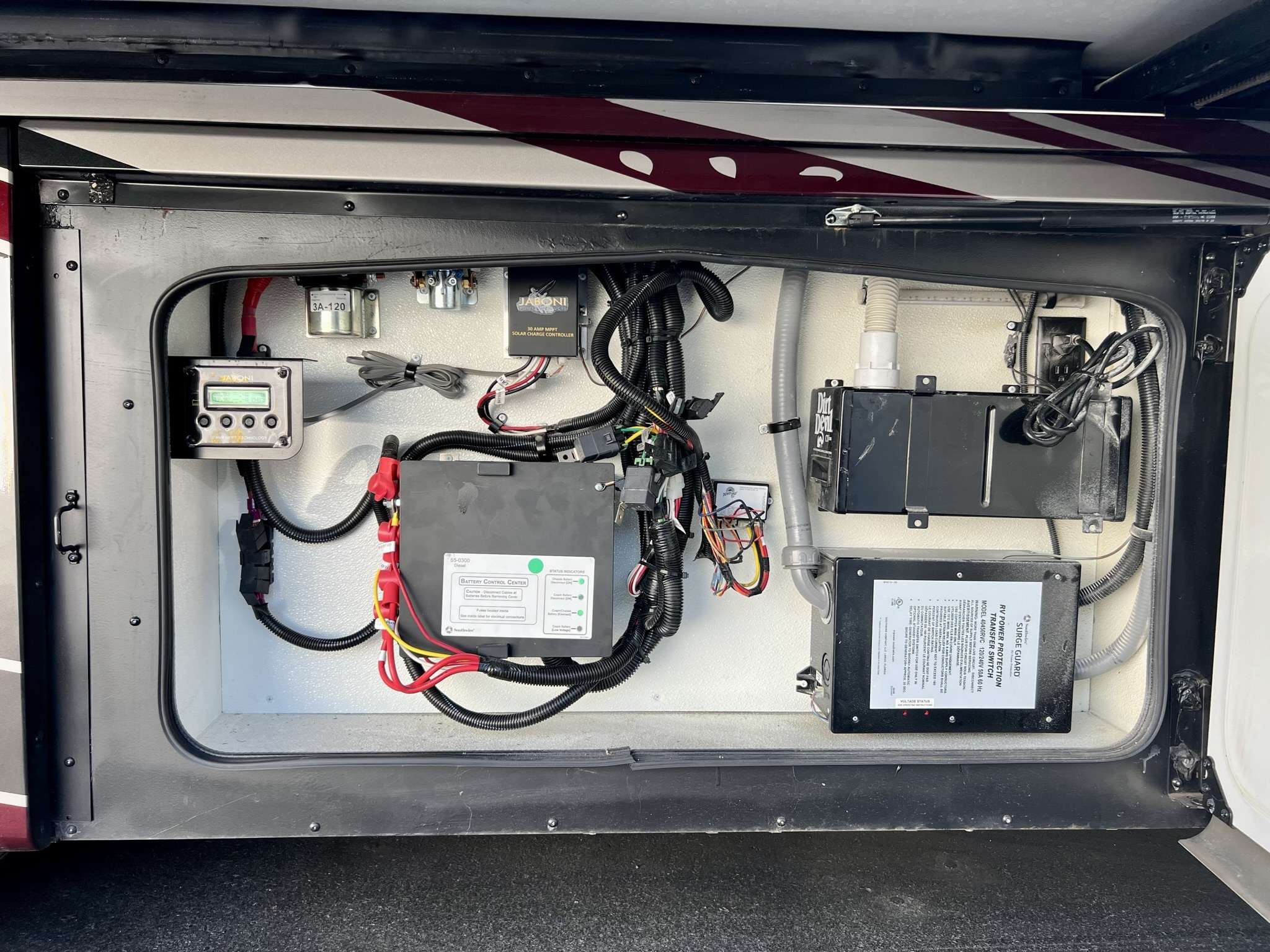 2020 Fleetwood Discovery LXE 40G - Image 37