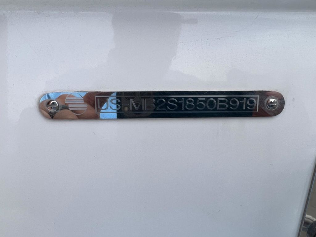 2019 Malibu Boats 23 LSV - Image 11