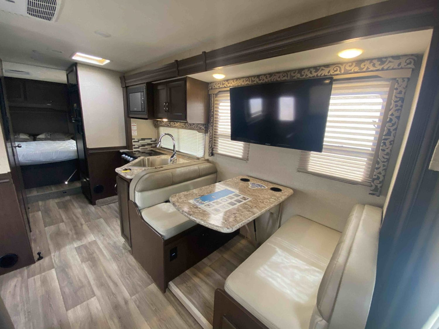 2019 Four Winds 28Z - Image 33