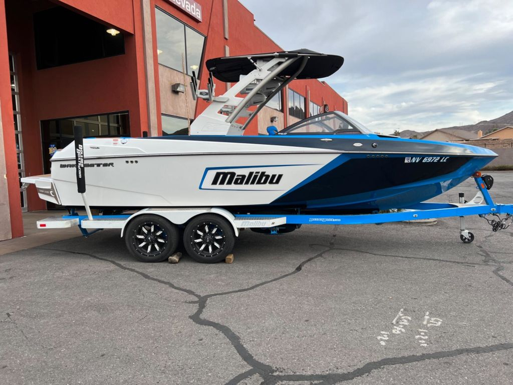 2019 Malibu Boats 23 LSV - Image 12
