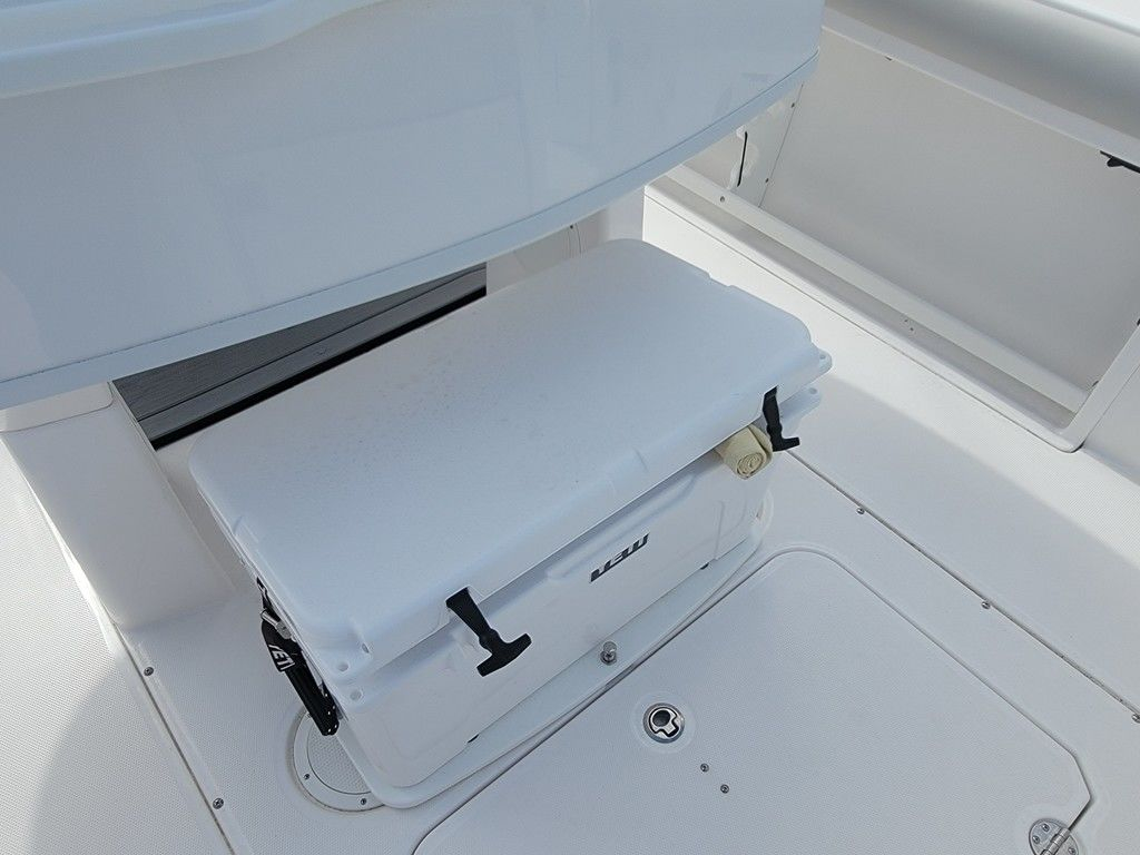 2020 Everglades 255CC - Image 5