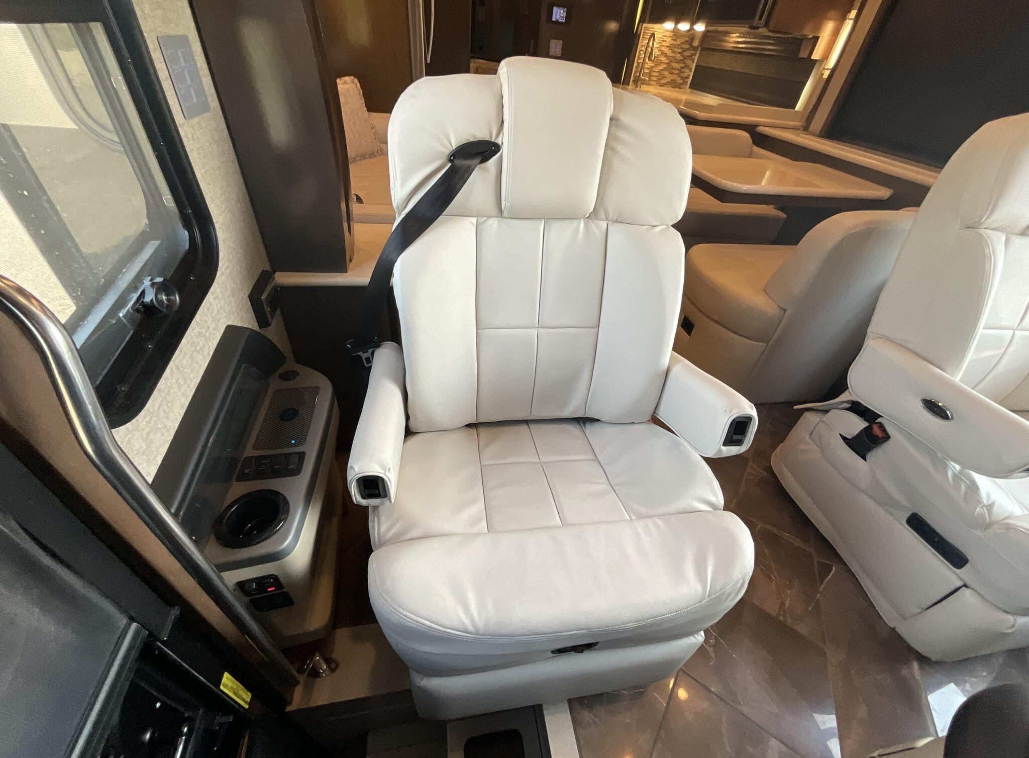 2018 Newmar New Aire 3341 - Image 34