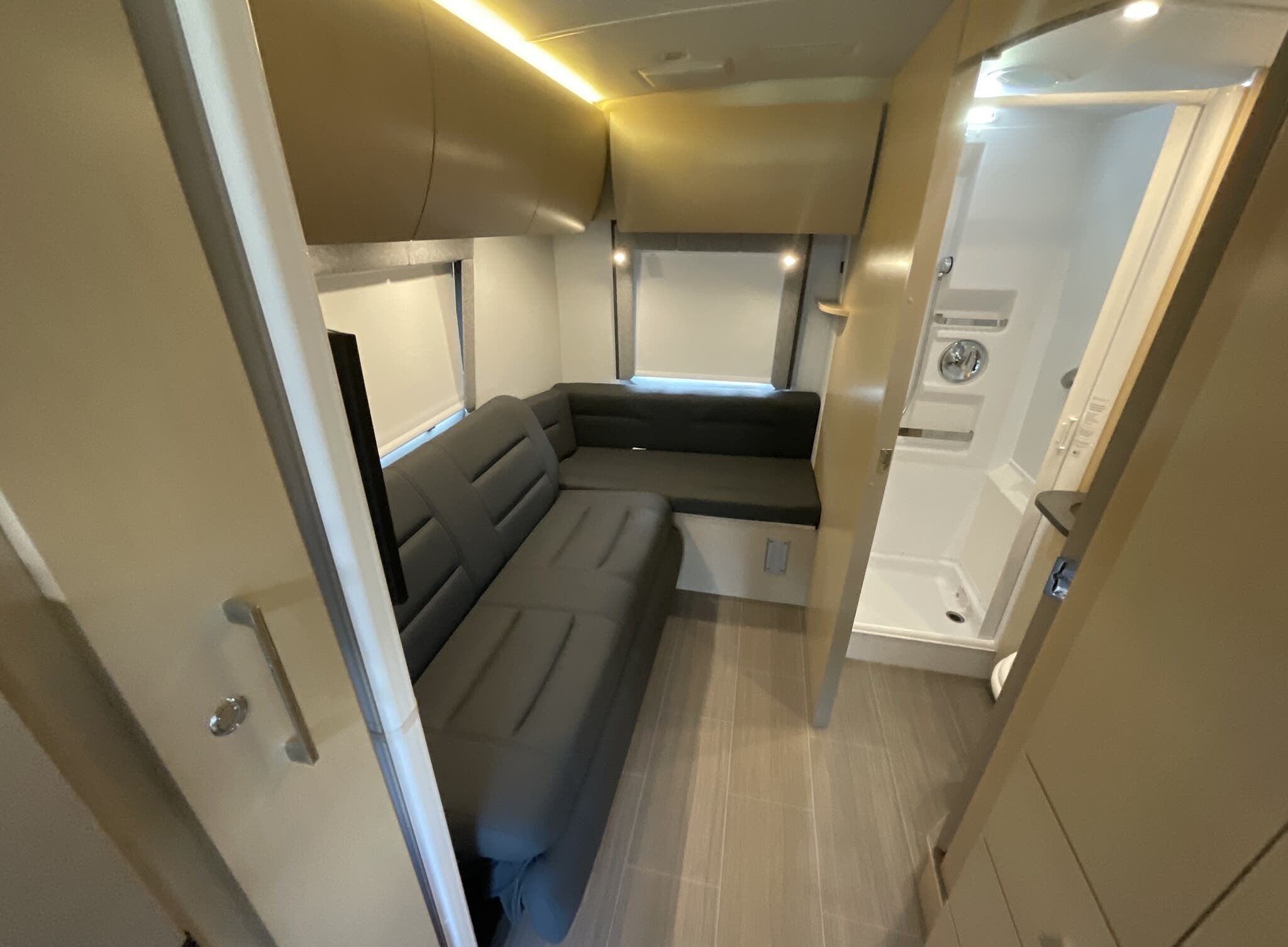 2019 Leisure Travel Serenity S24CB - Image 33