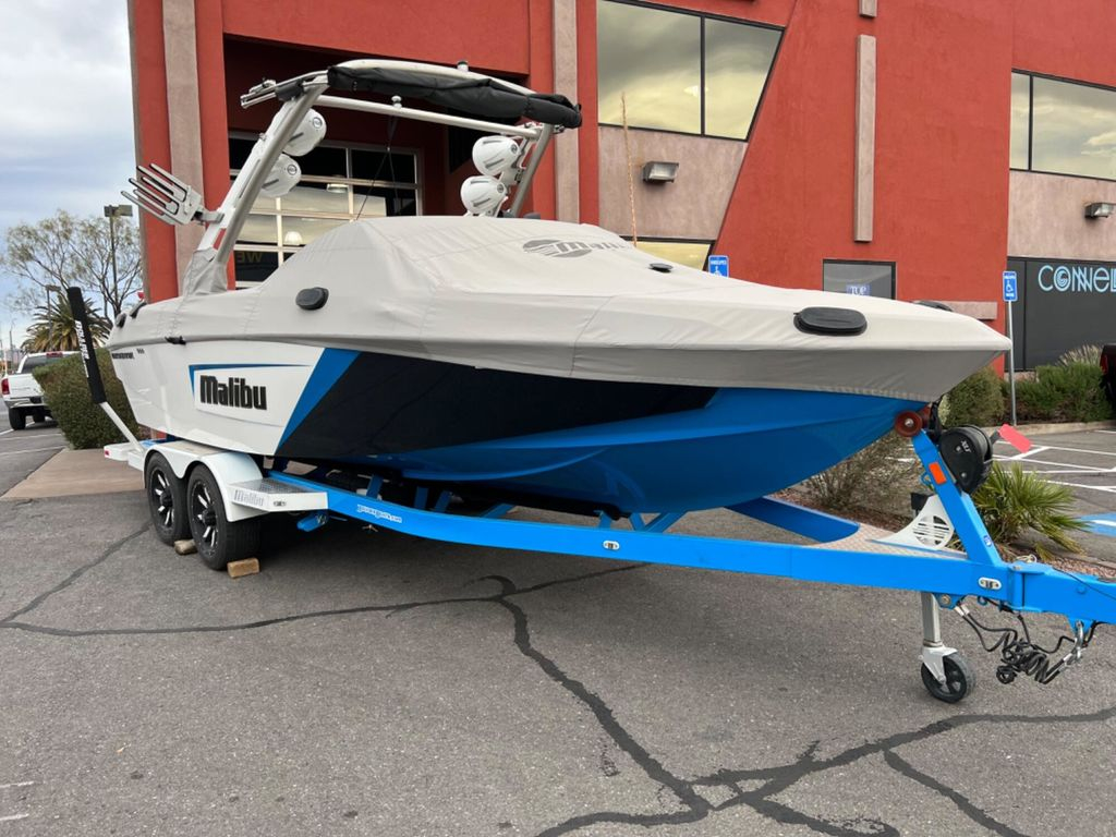 2019 Malibu Boats 23 LSV - Image 14