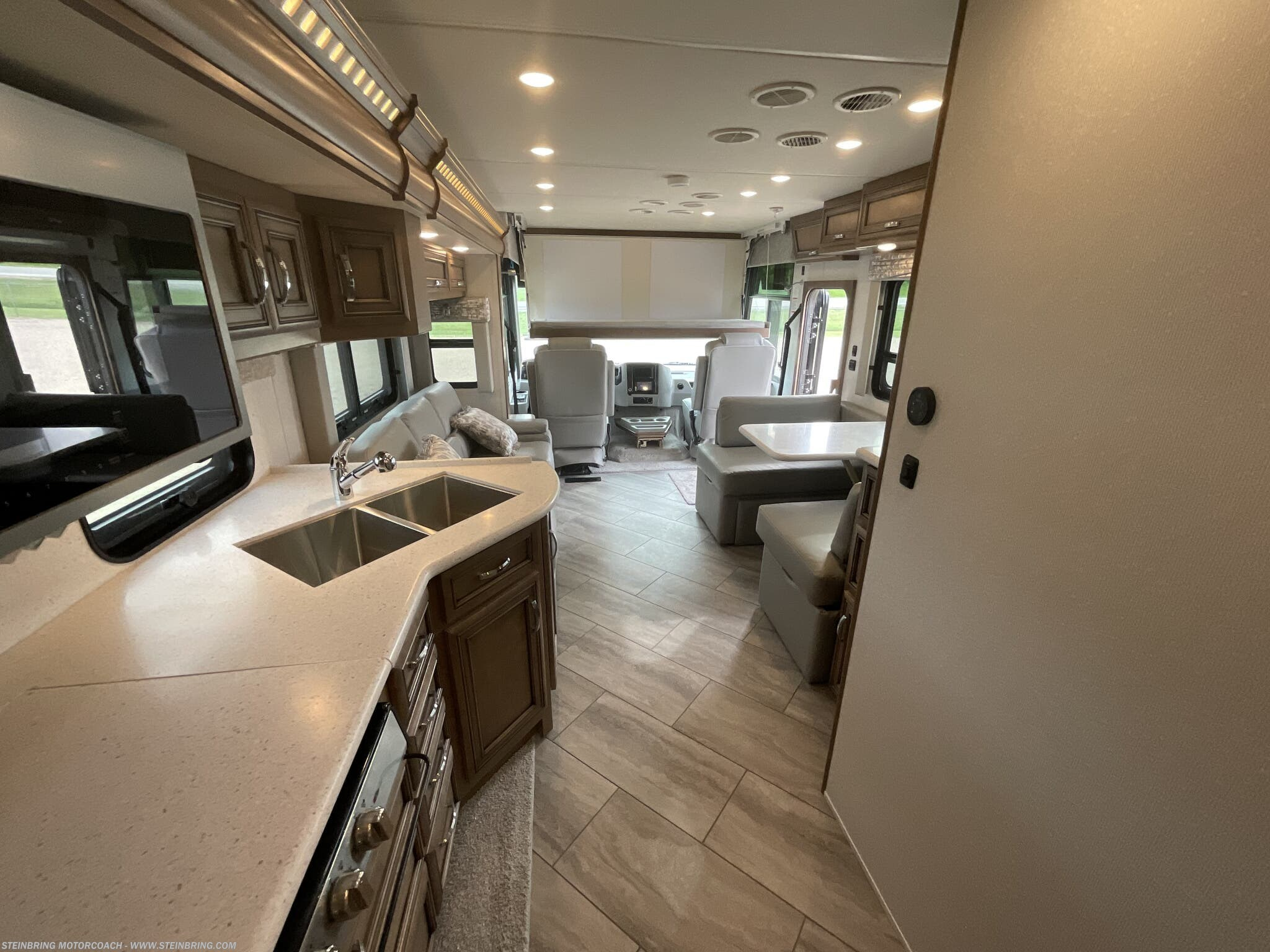 2022 Newmar Bay Star 3014 - Image 35