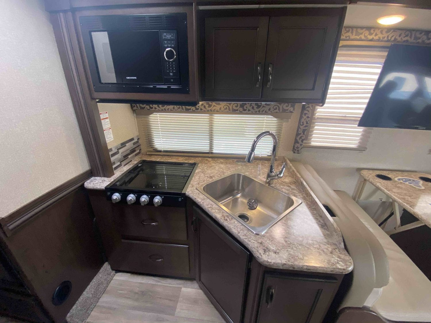 2019 Four Winds 28Z - Image 37