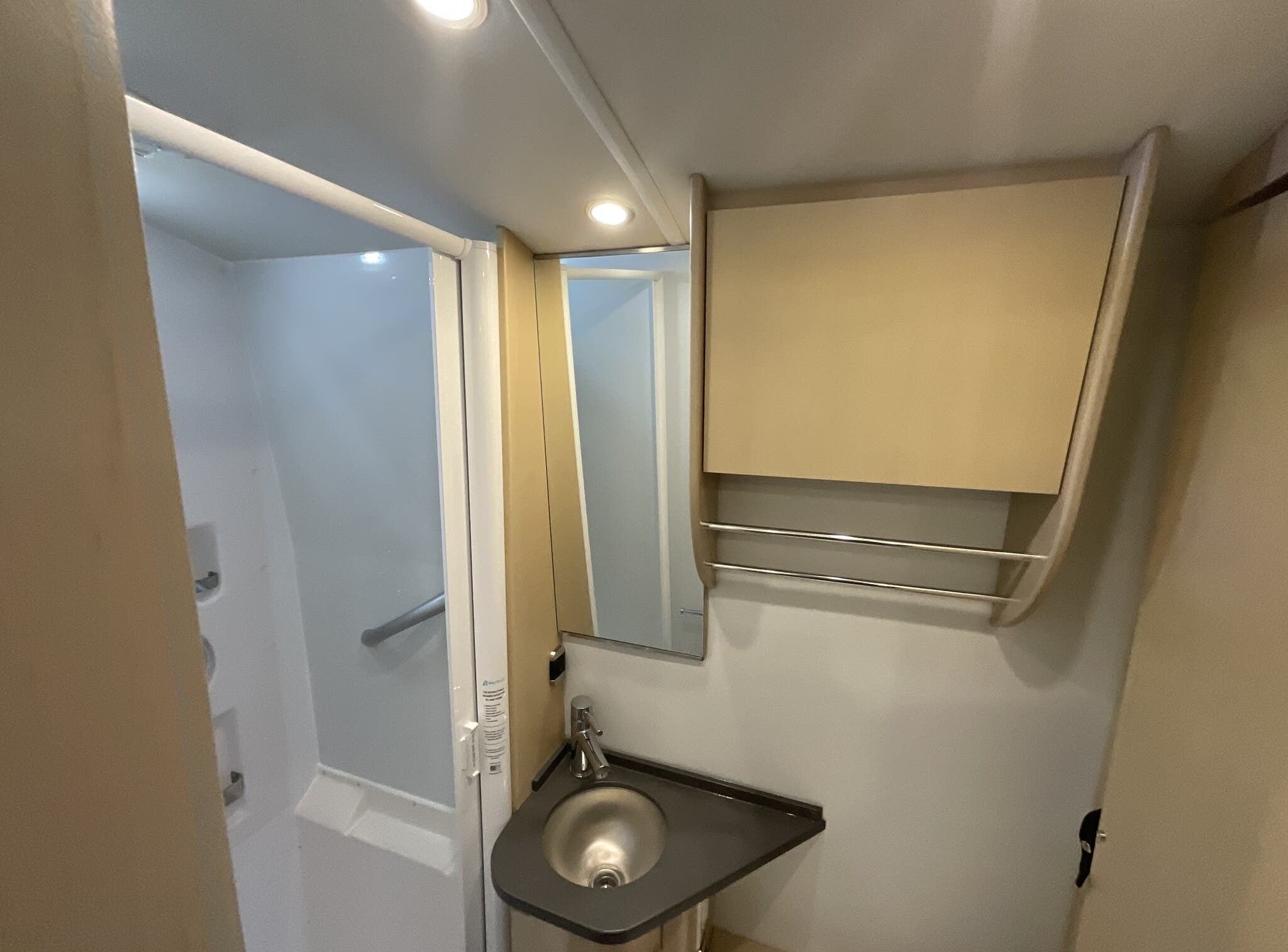 2019 Leisure Travel Serenity S24CB - Image 36