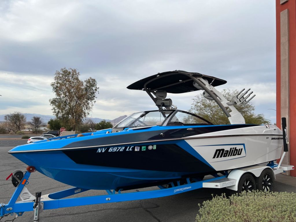 2019 Malibu Boats 23 LSV