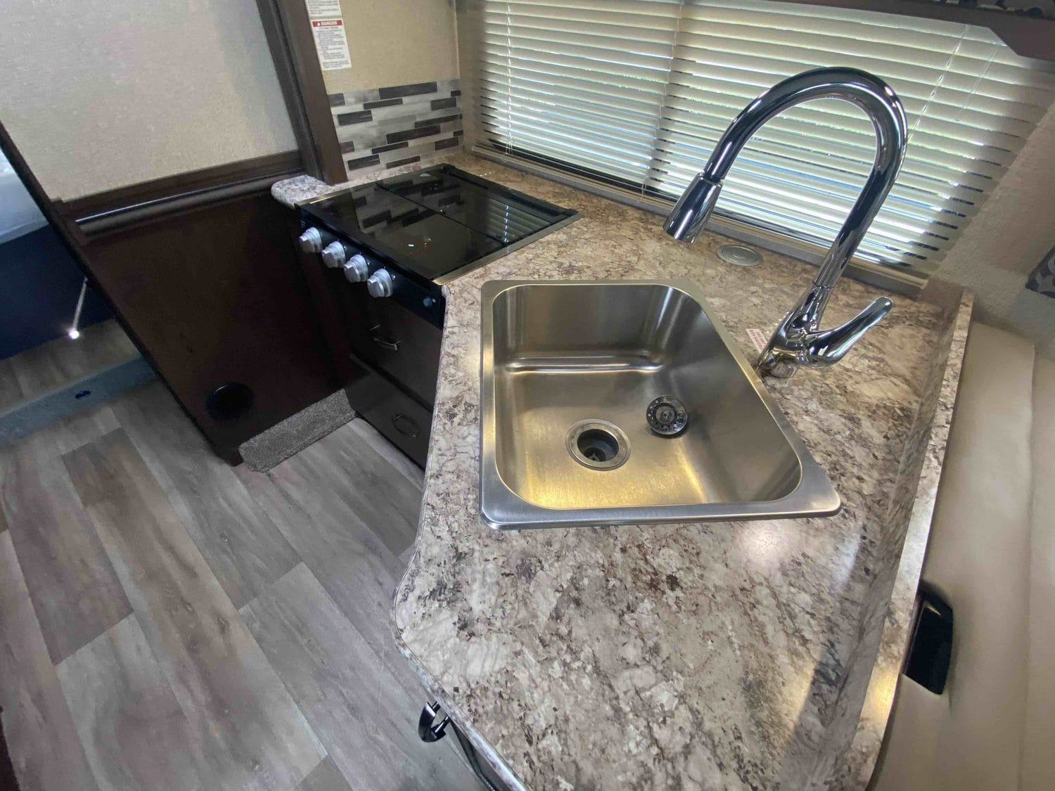 2019 Four Winds 28Z - Image 38