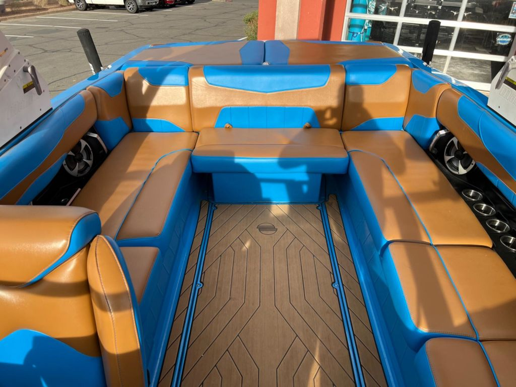 2019 Malibu Boats 23 LSV - Image 18