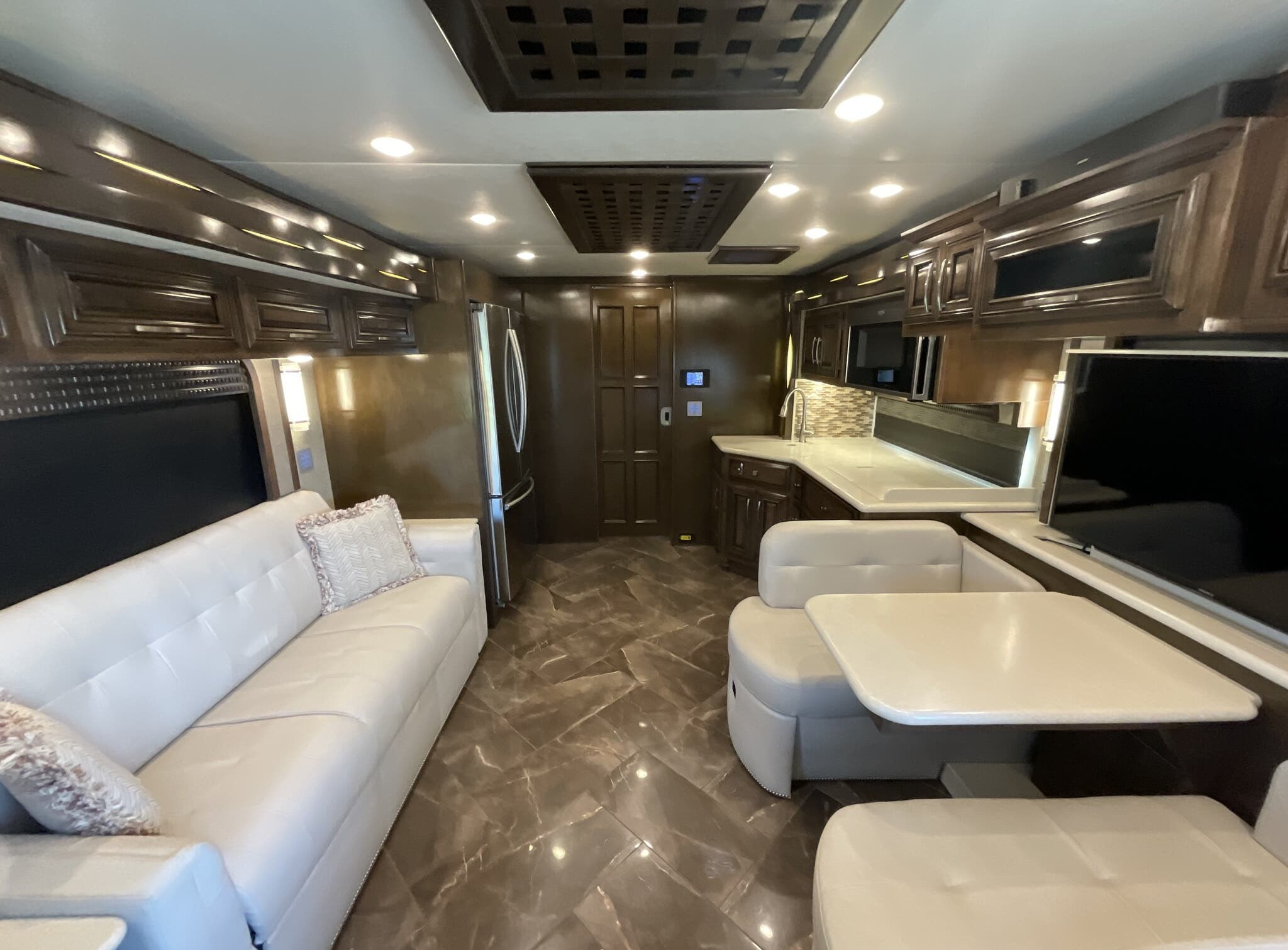 2018 Newmar New Aire 3341 - Image 40