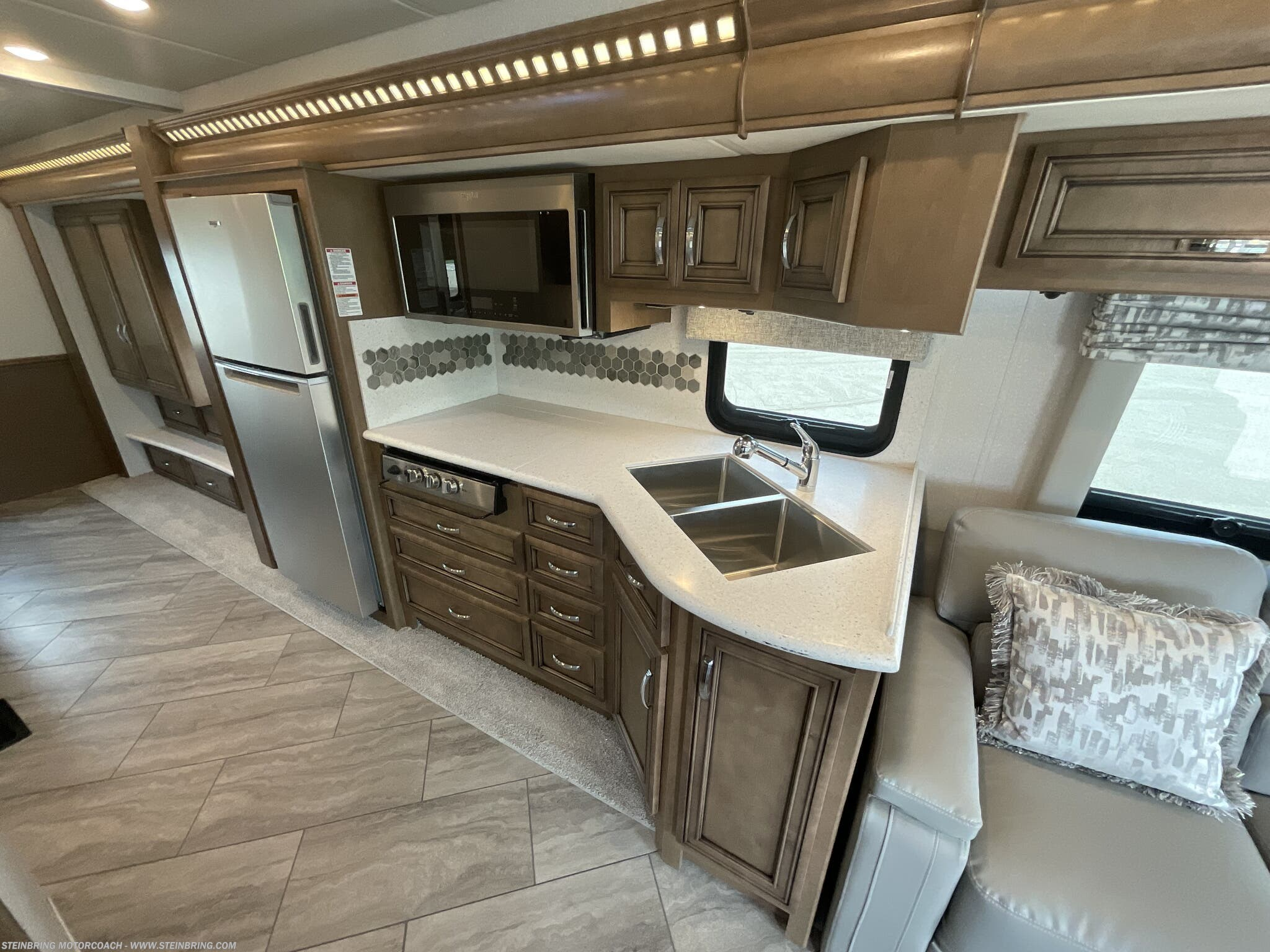 2022 Newmar Bay Star 3014 - Image 39