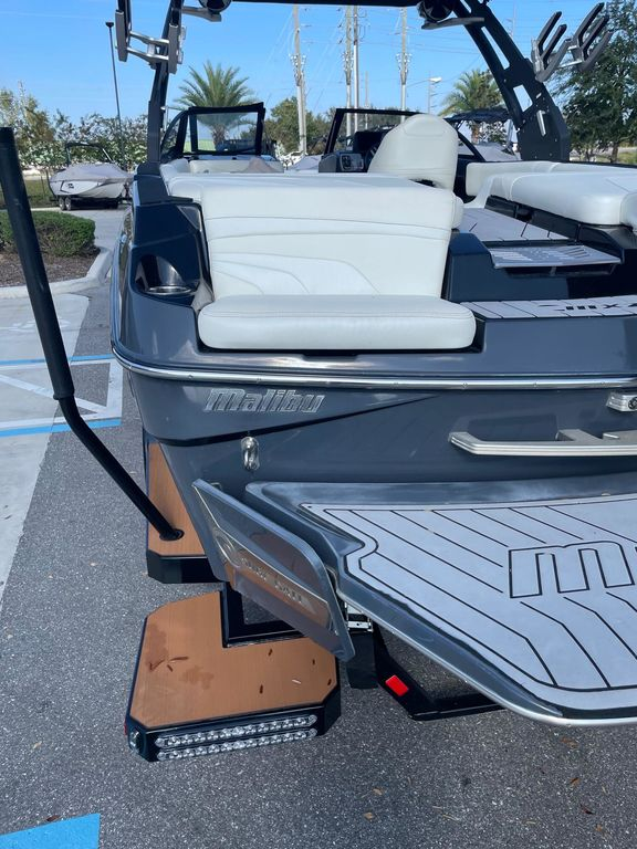 2018 Malibu Boats 24 MXZ - Image 4