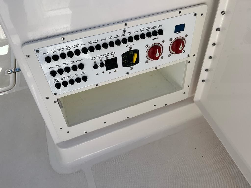 2018 Pursuit DC 265 - Image 33