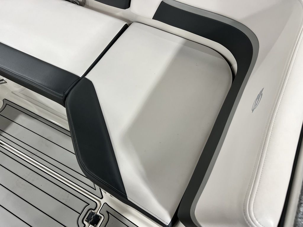 2019 Chaparral 191 Suncoast - Image 4