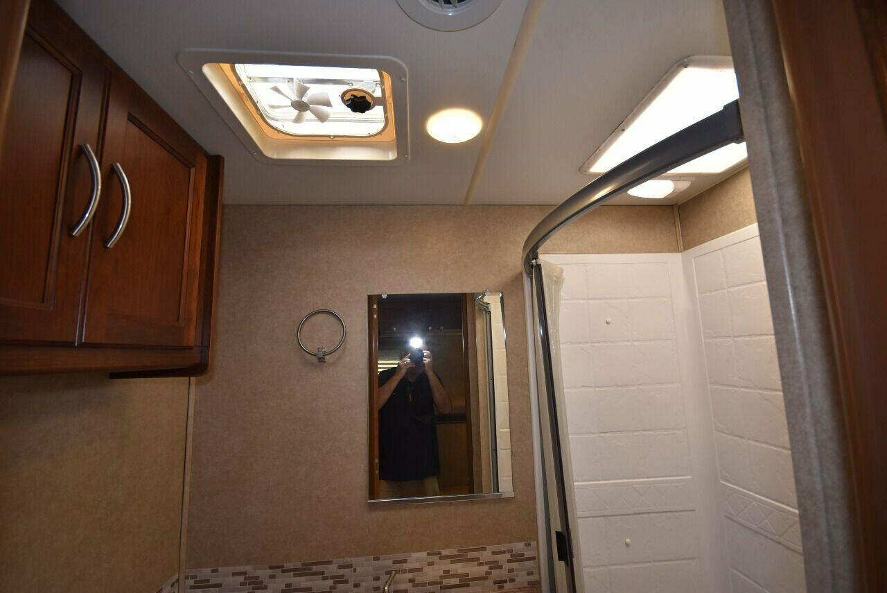 2015 Coachmen Pursuit 33BH - Image 43