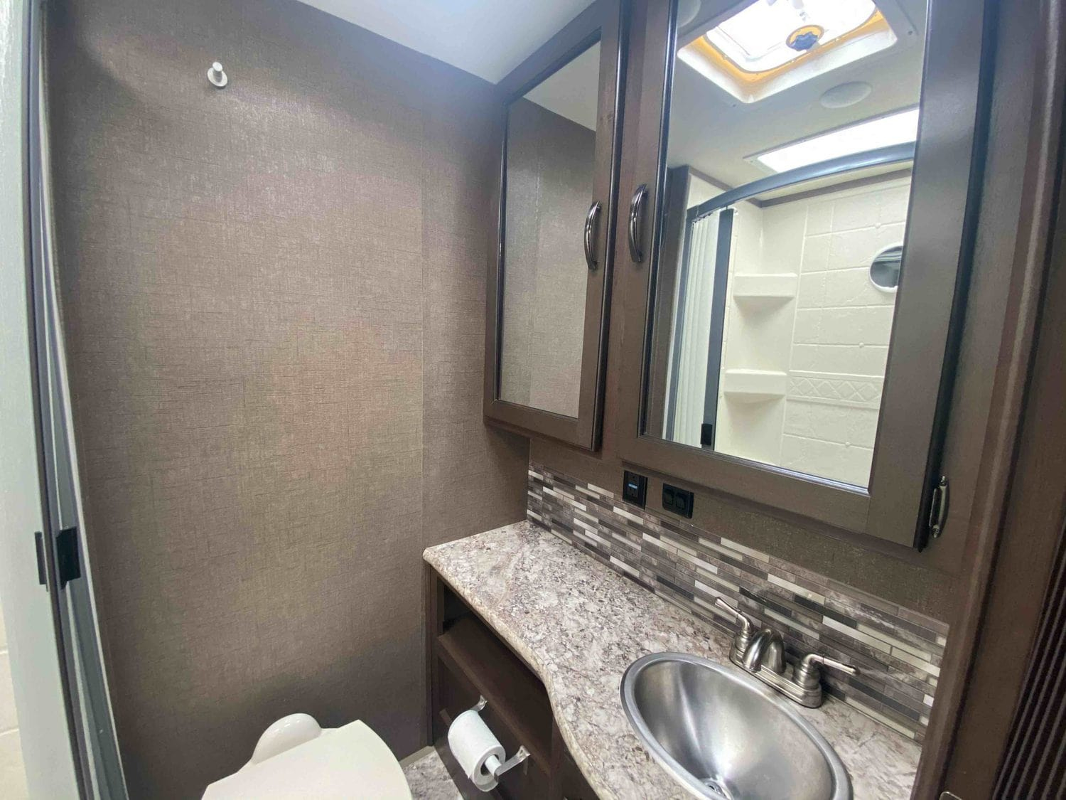 2019 Four Winds 28Z - Image 42