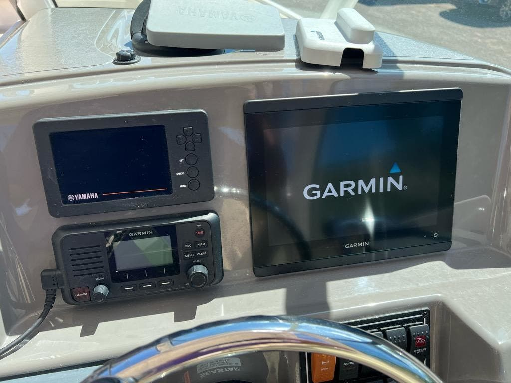 2018 Pursuit DC 265 - Image 35