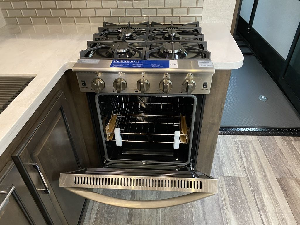 2022 Dutchmen Voltage 4145 - Image 42