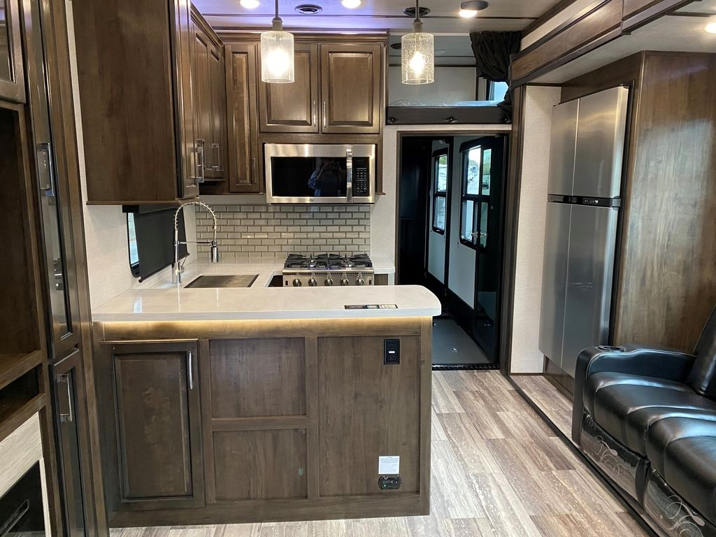 2022 Dutchmen Voltage 4145 - Image 44