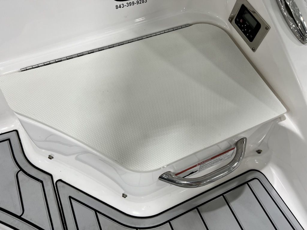 2019 Chaparral 191 Suncoast - Image 9