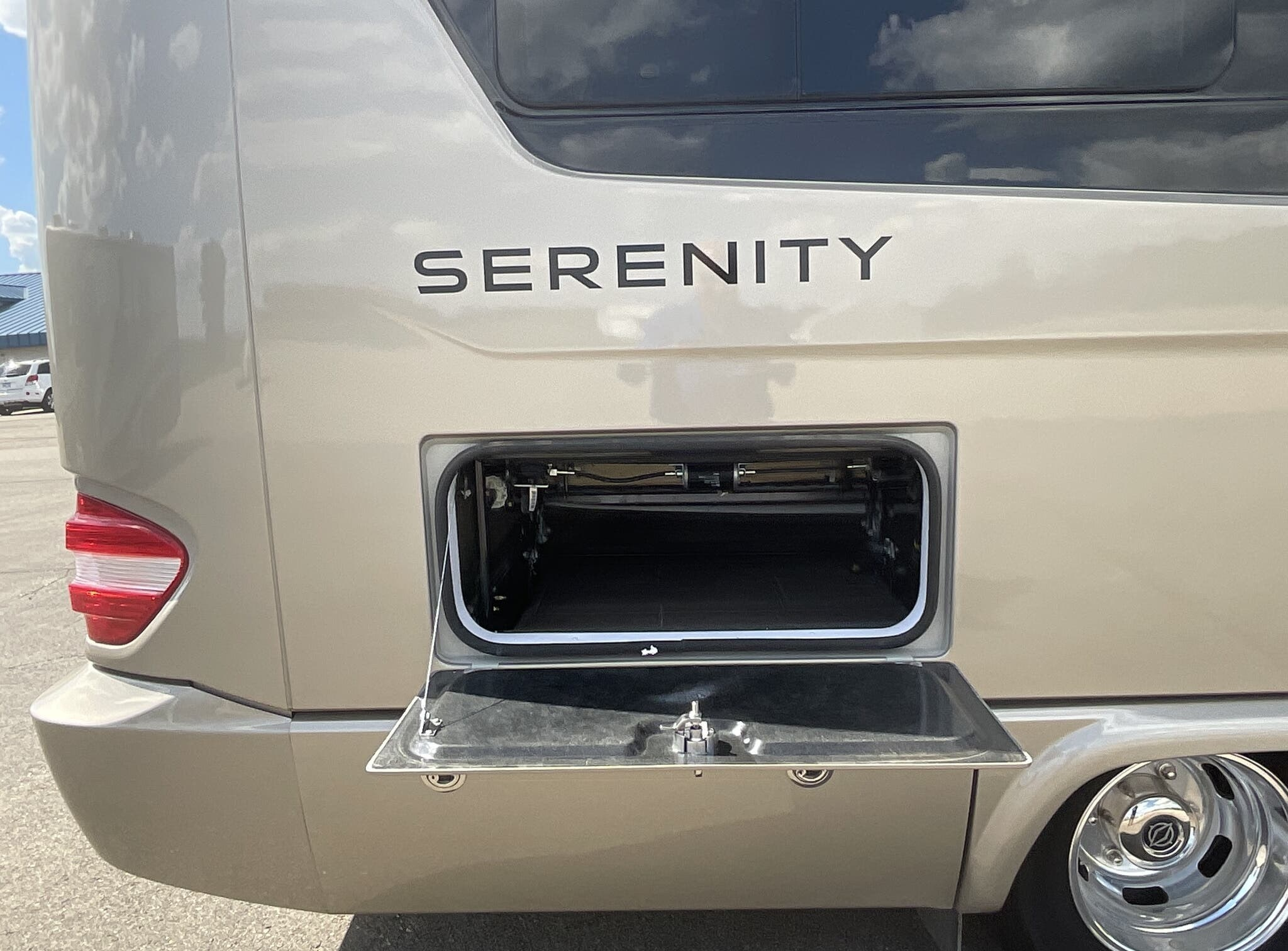 2019 Leisure Travel Serenity S24CB - Image 9