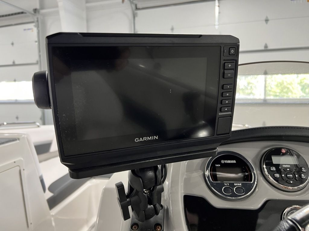 2019 Chaparral 191 Suncoast - Image 10