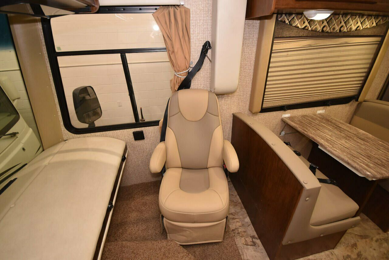 2015 Coachmen Pursuit 33BH - Image 48