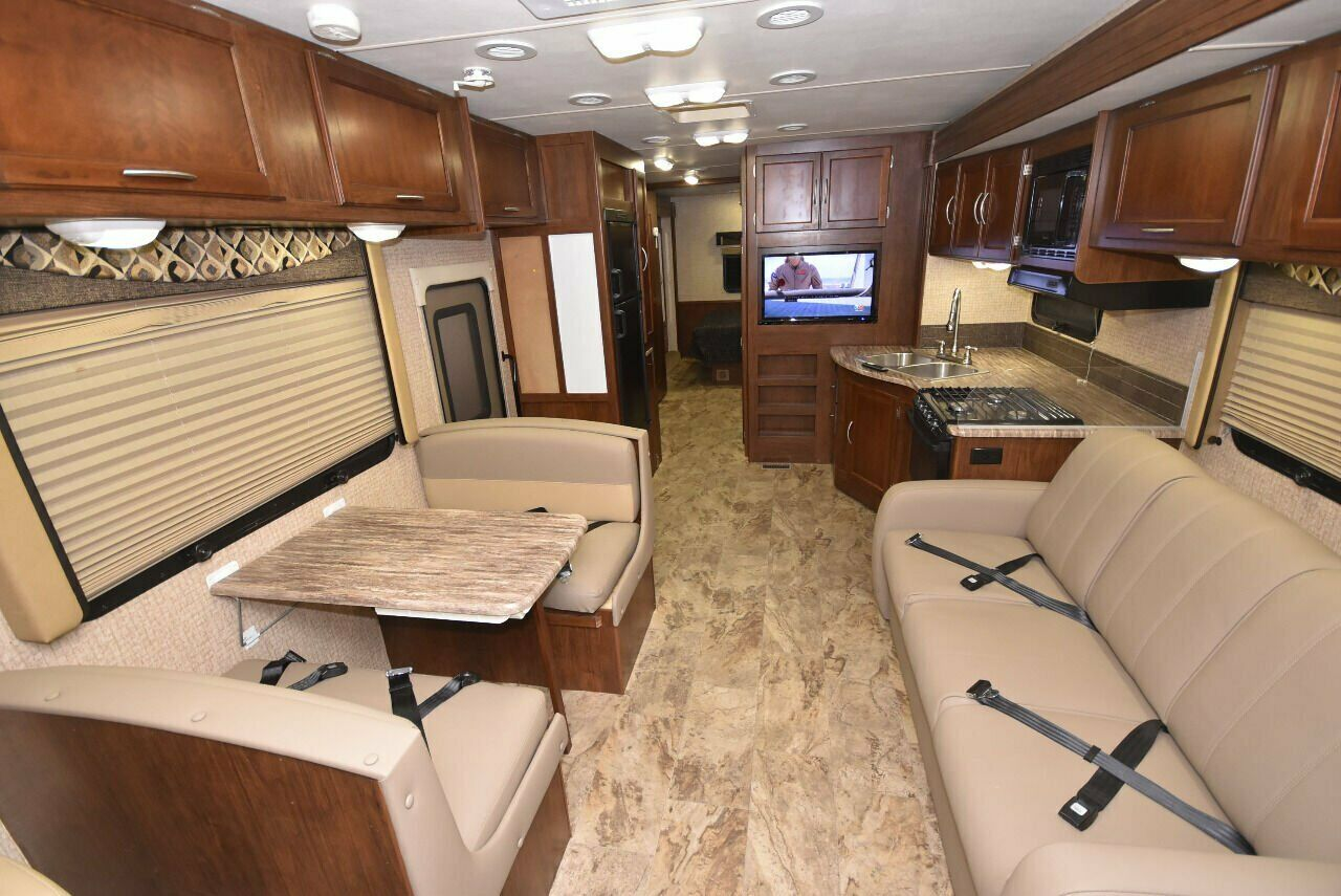 2015 Coachmen Pursuit 33BH - Image 49
