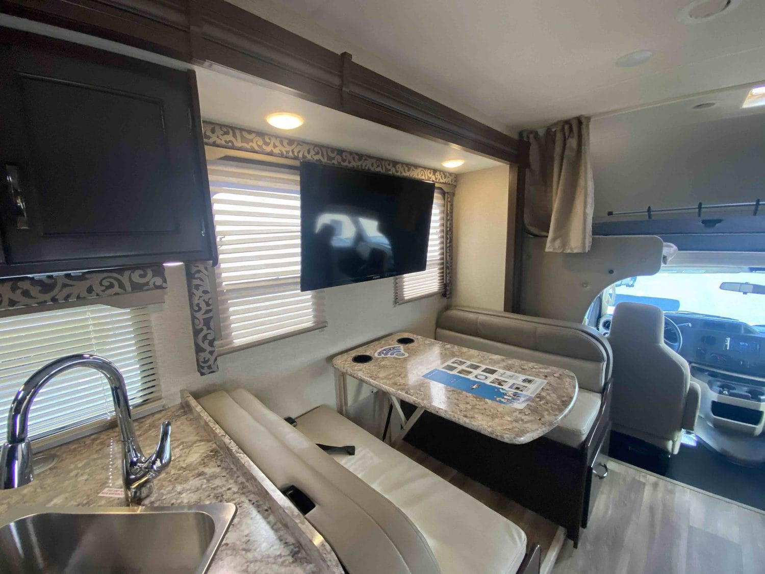 2019 Four Winds 28Z - Image 49