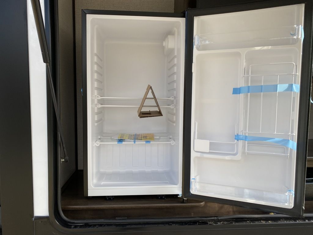 2022 Dutchmen Voltage 4145 - Image 48