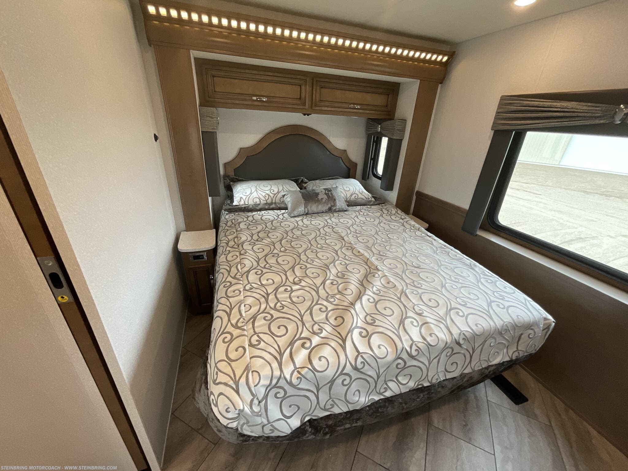 2022 Newmar Bay Star 3014 - Image 48