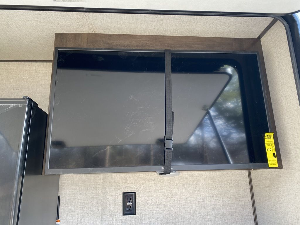 2022 Dutchmen Voltage 4145 - Image 49