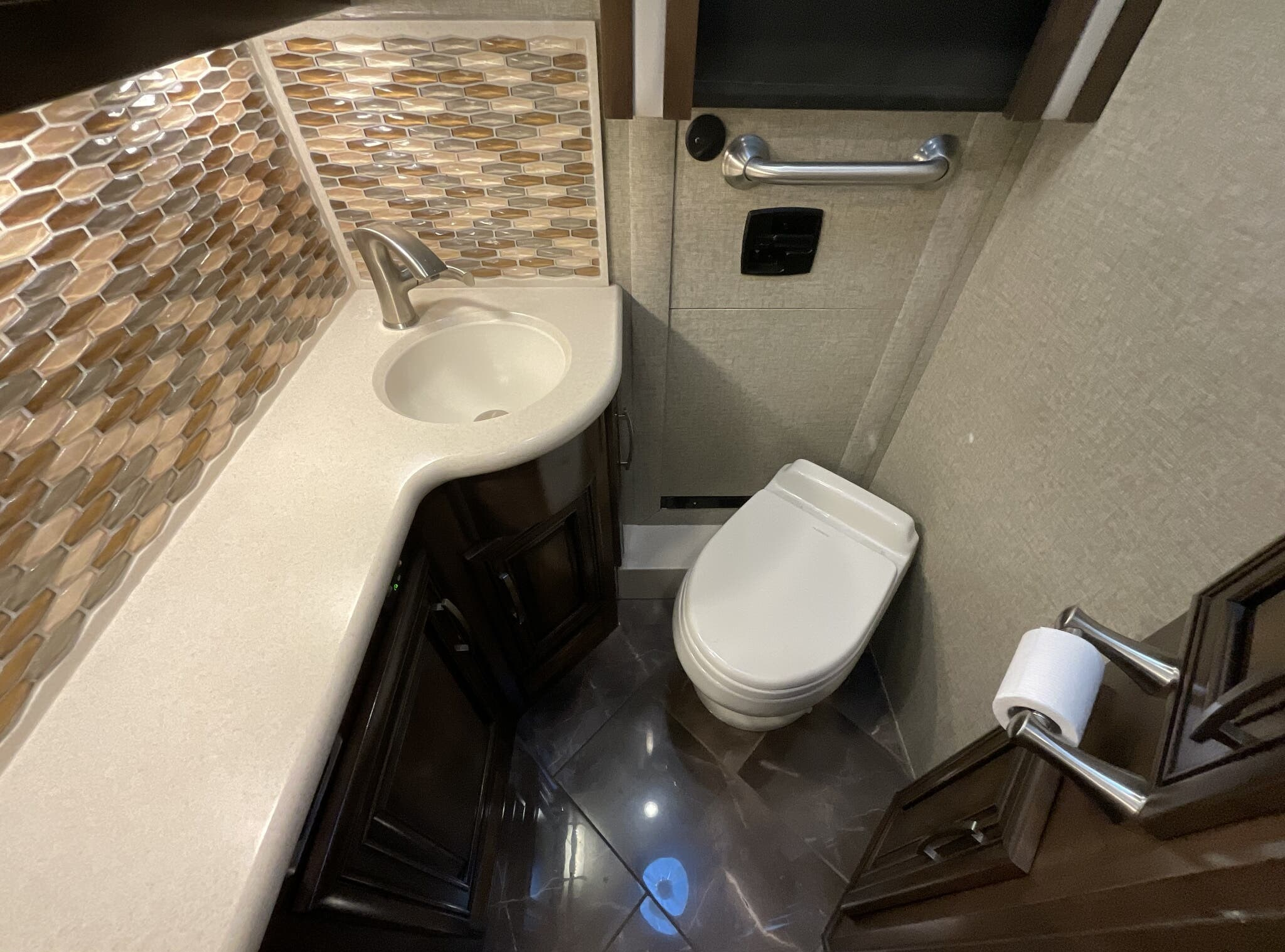 2018 Newmar New Aire 3341 - Image 6