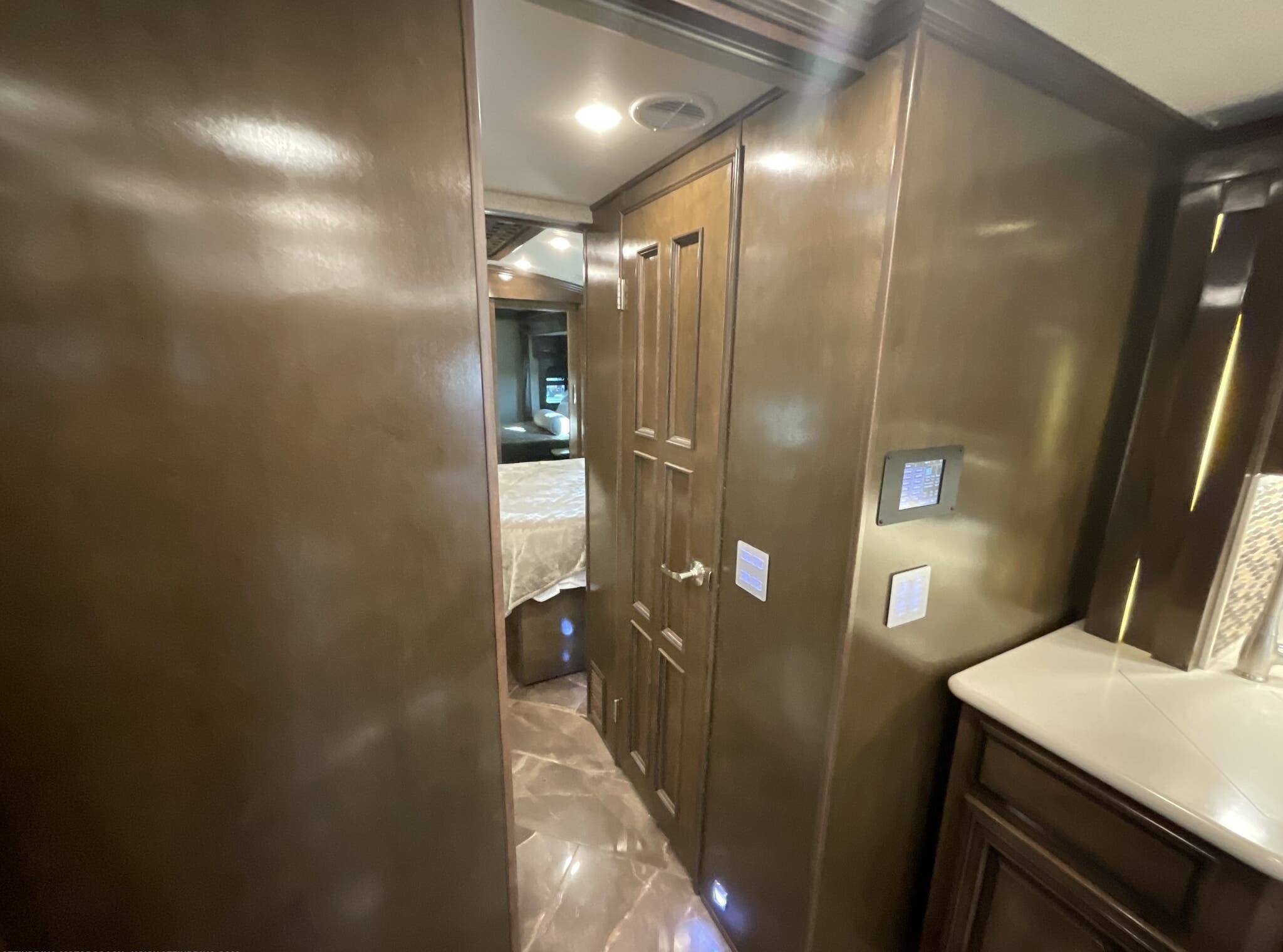 2018 Newmar New Aire 3341 - Image 7