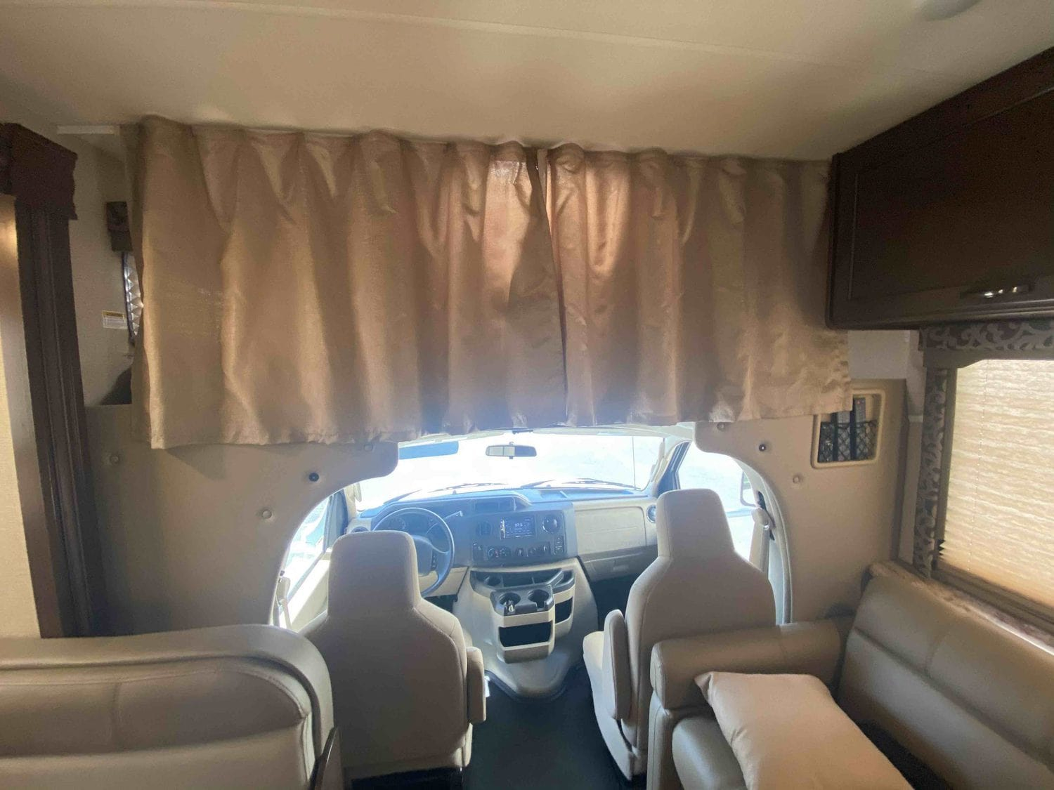 2019 Four Winds 28Z - Image 6