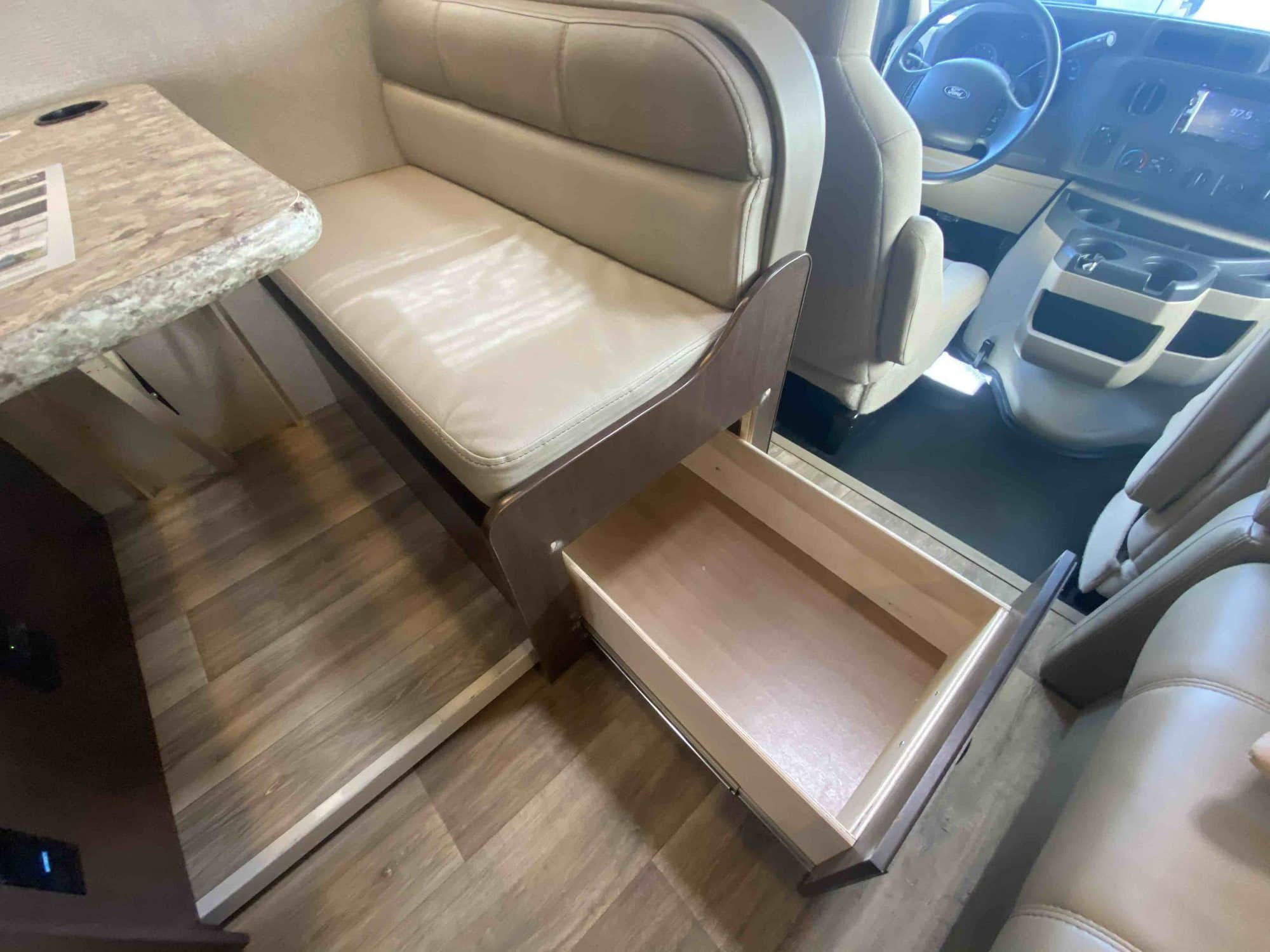 2019 Four Winds 28Z - Image 7