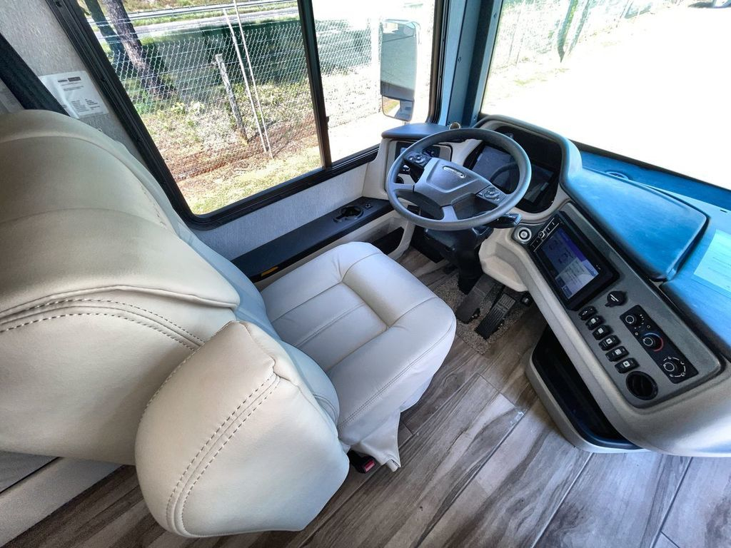 2022 Holiday Rambler Endeavor 38N - Image 3