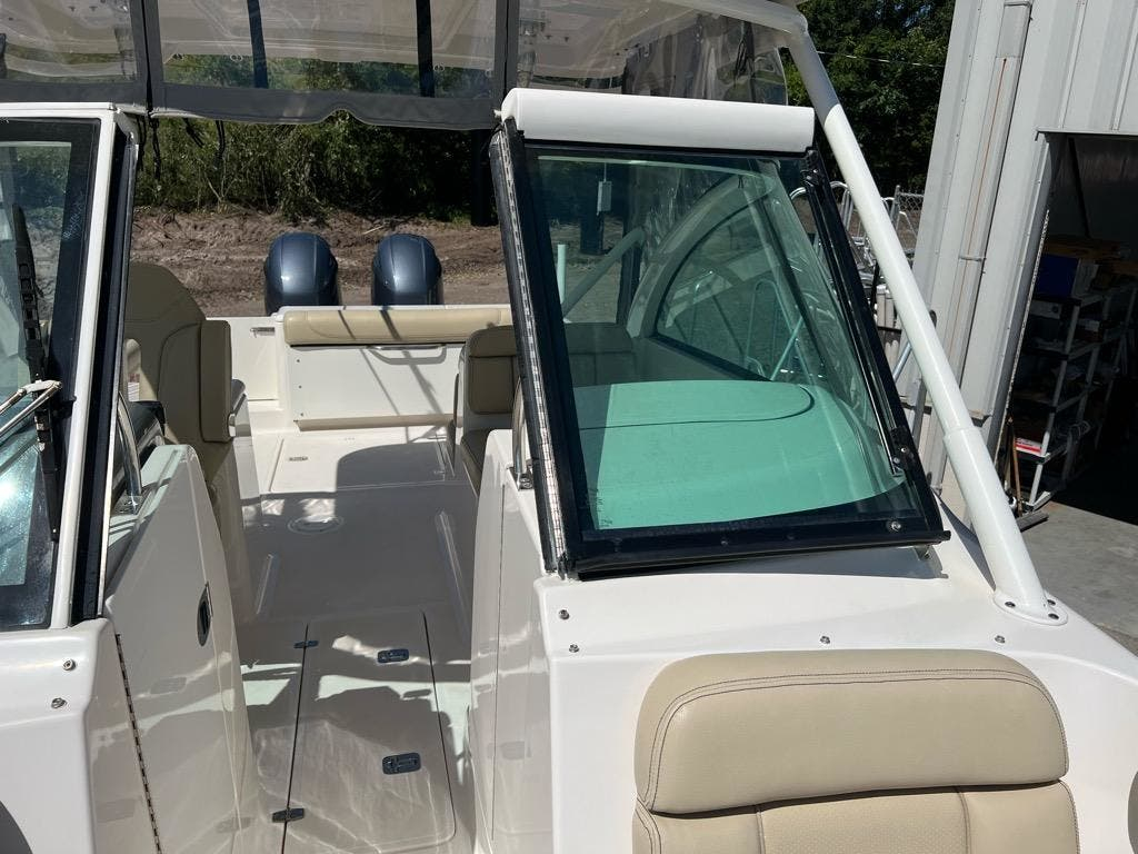 2018 Pursuit DC 265 - Image 46