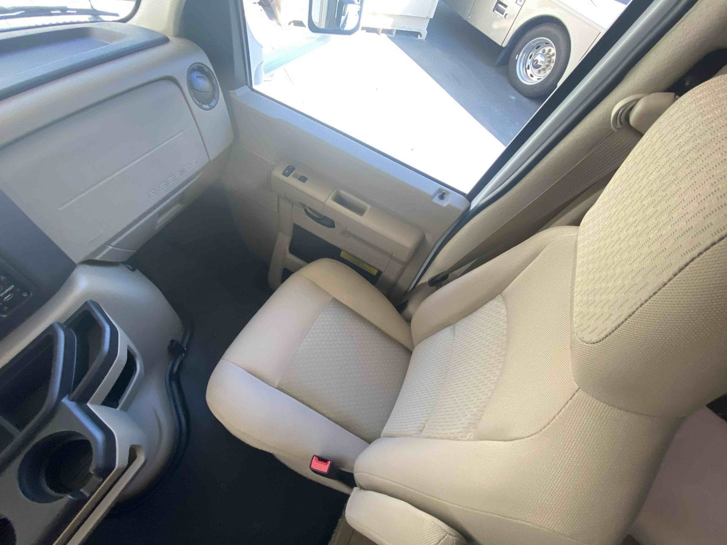 2019 Four Winds 28Z - Image 8