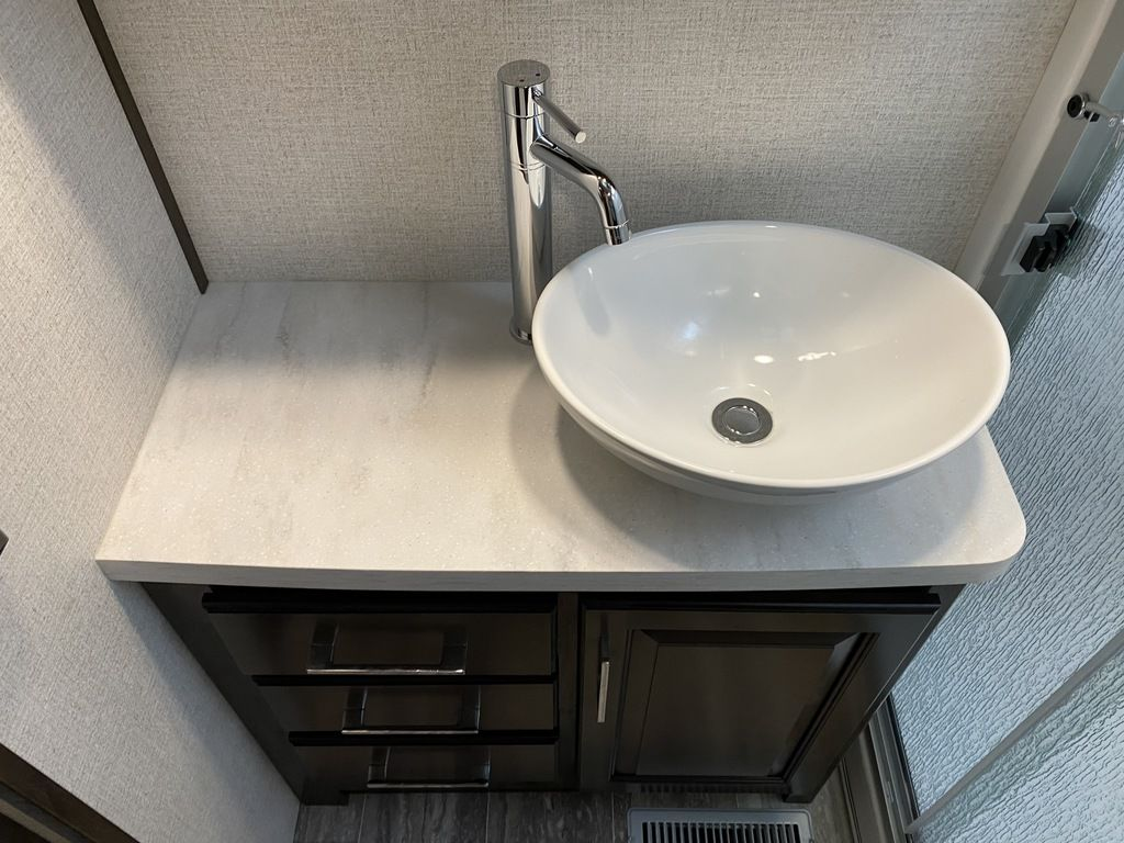 2022 Dutchmen Voltage 4145 - Image 3