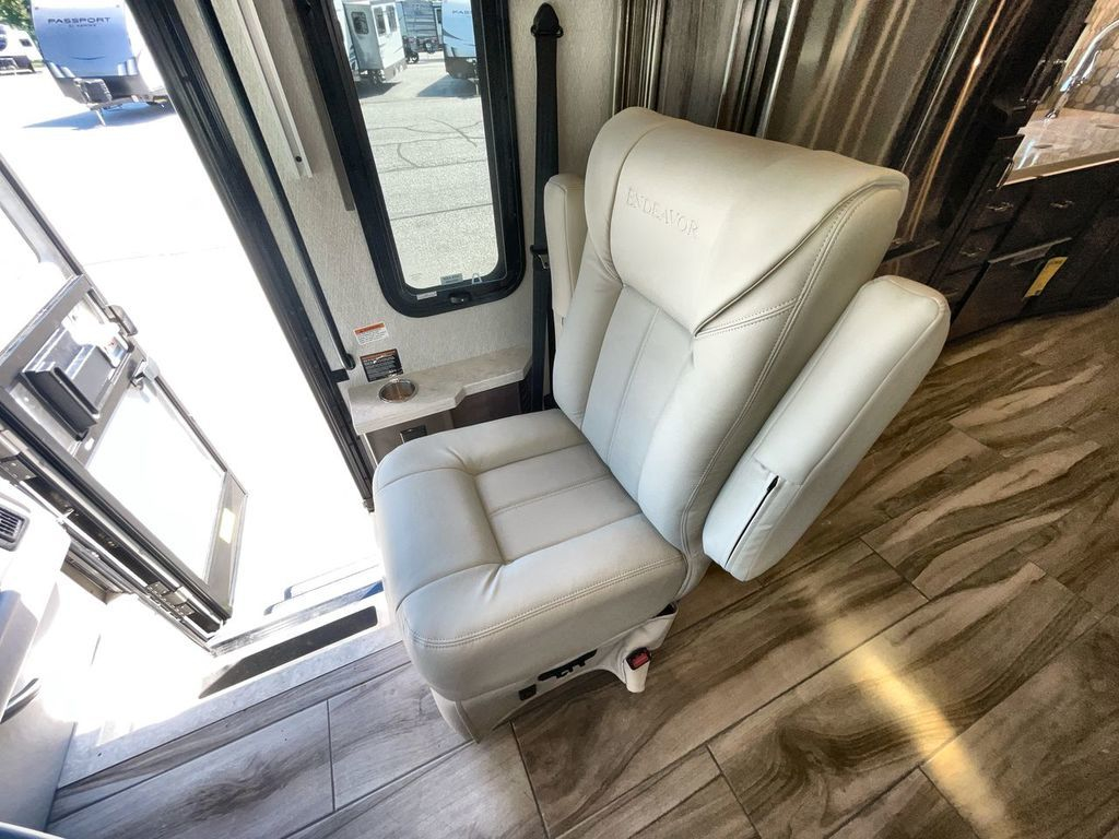 2022 Holiday Rambler Endeavor 38N - Image 4