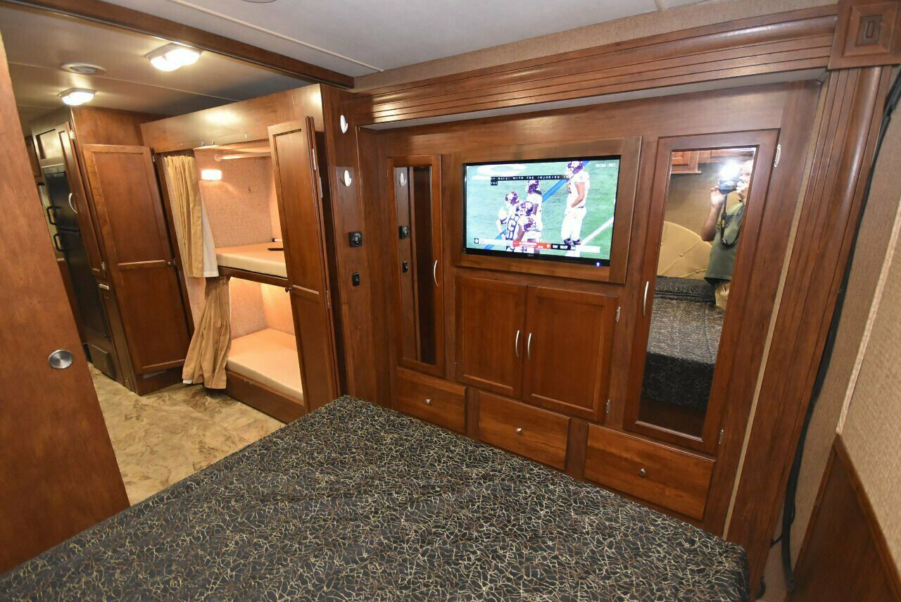2015 Coachmen Pursuit 33BH - Image 10