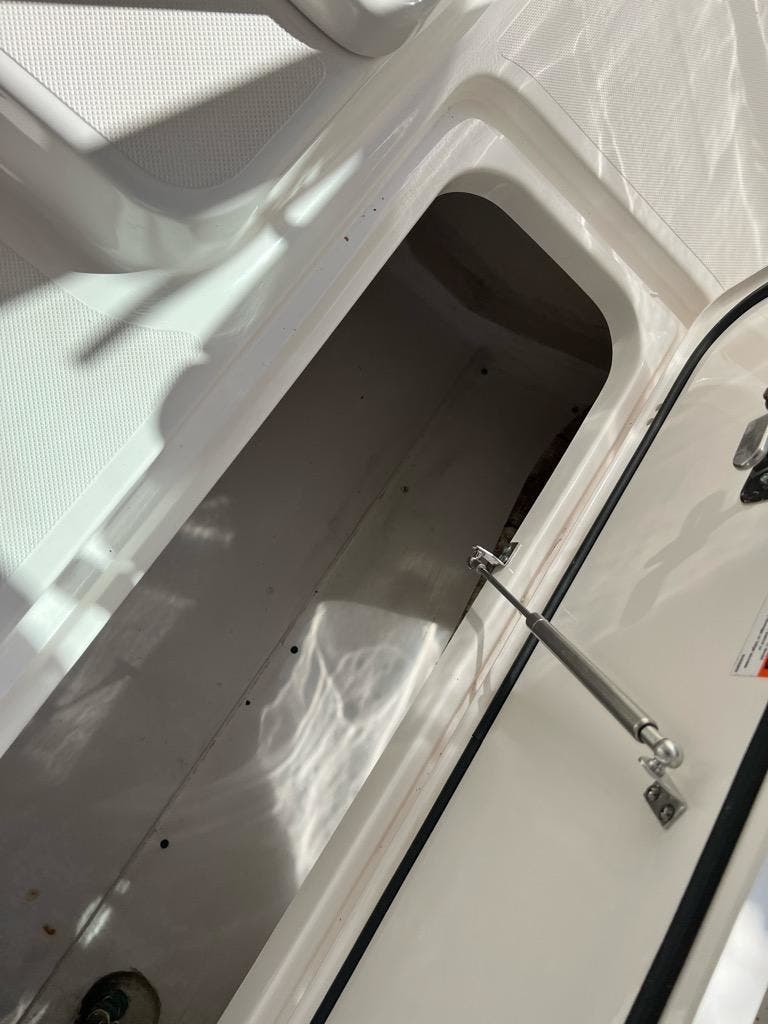 2018 Pursuit DC 265 - Image 8